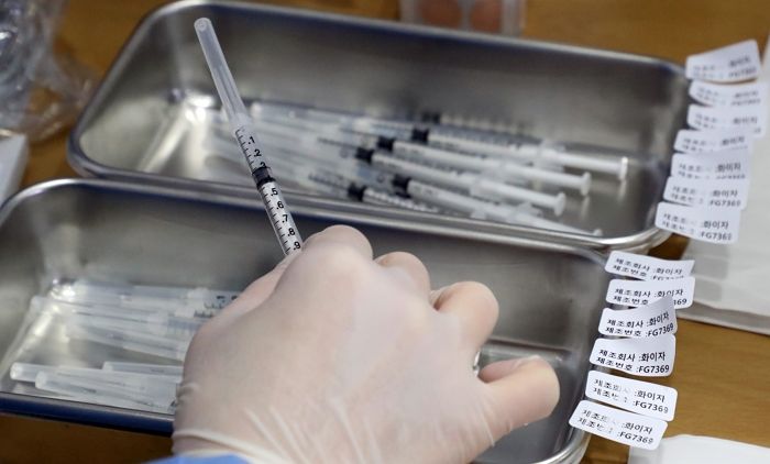 ‘북한 백신 지원’에 20대는 59% 반대, 40대는 67.3%가 찬성했다