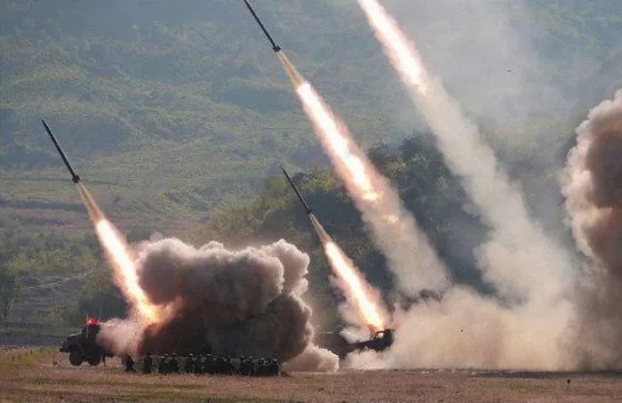 합참 “북한, 동해상으로 ‘탄도미사일’ 2발 발사”