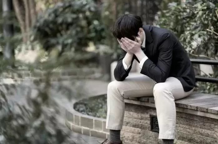 “사고로 떠난 아내와 똑 닮은 회사 여직원이 ‘좋아한다’고 고백해 갈등하고 있습니다”