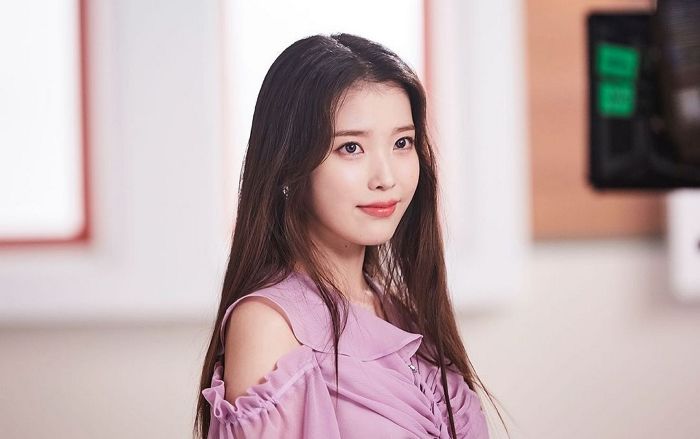 아이유, 데뷔 13주년 맞아 소외계층·선별진료소에 ‘8억 5천’ 생필품 기부