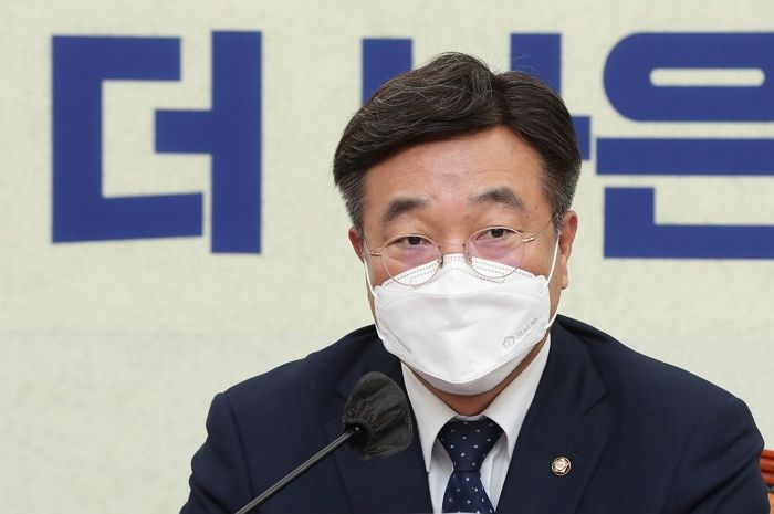 민주당 “내년 대선에 ‘우편투표제’ 도입하자”