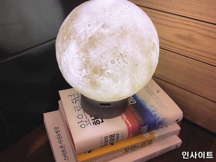 원룸에 켜두면 영롱·은은한 분위기 폭발하는 배라 ‘보름달 무드등’