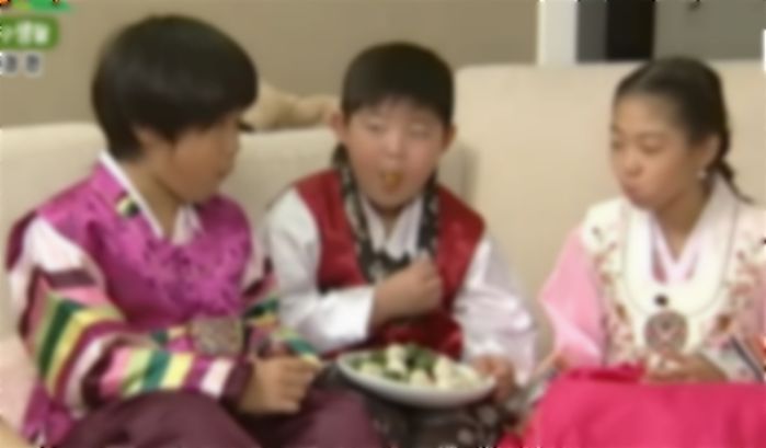 “새로산 플립3 추석날 사촌동생한테 빌려줬다가 몇분만에 나락가버렸습니다”