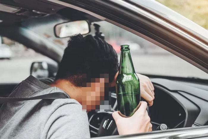 강간미수로 집유 받고 PC방 알바하는 범죄자가 “여친 없어서 힘들다”며 한 하소연