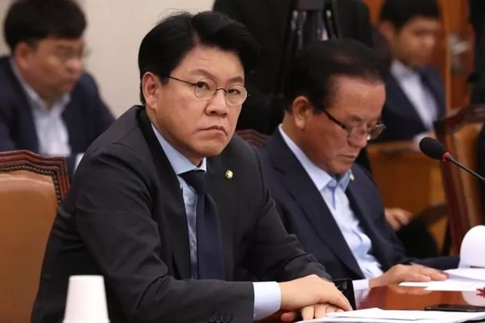 ‘무면허 운전·경찰 폭행’한 아들 노엘 때문에 사임하려는 장제원 붙잡고 윤석열이 한 말