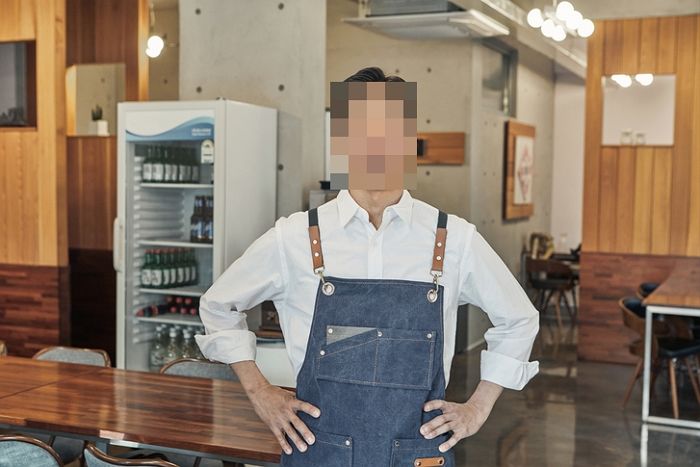 혼밥 안된다는 말에 항의하는 고객에게 뽀샵 심하다고 ‘얼평’한 음식점 사장님