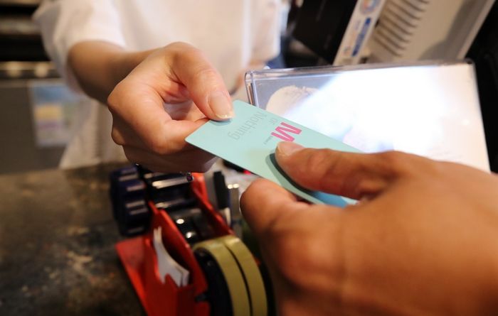 다음달부터 ‘카드 캐시백’ 1인당 최대 월 ‘10만원’ 돌려준다