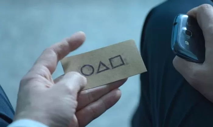 “무주택자·서민·자영업자 탈락”...오징어게임 패러디한 ‘문재인 게임’ 등장