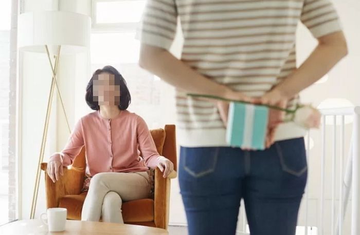 걱정만 시켰던 아들이 비트코인으로 1600만원 벌고 고생한 엄마 위해 제일 먼저 산 선물
