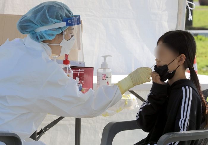 9월 마지막 날도 2천명 ↑...어제(30일) 하루 확진자 2,486명명 발생