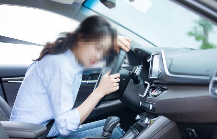 고속도로서 ‘만취운전’ 하다가 1차선 한복판서 잠 잔 40대 여성