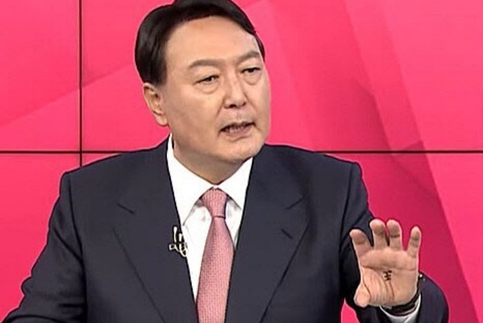 TV 토론할 때마다 손바닥에 ‘王’자 그리고 나오는 윤석열