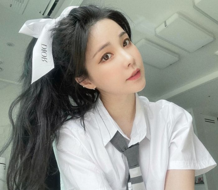 열혈팬들한테 ‘남친’ 생겼다고 밝히고 공개연애 시작한 아프리카TV 여캠 BJ