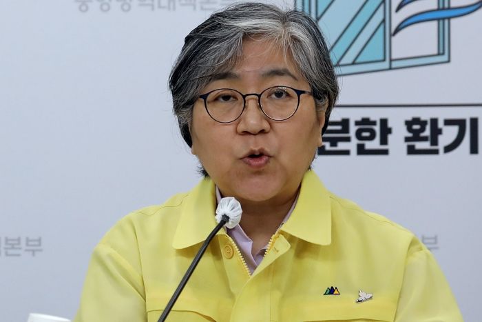 앞으로 백신 부스터샷 안 맞으면 다중이용시설 제한 검토