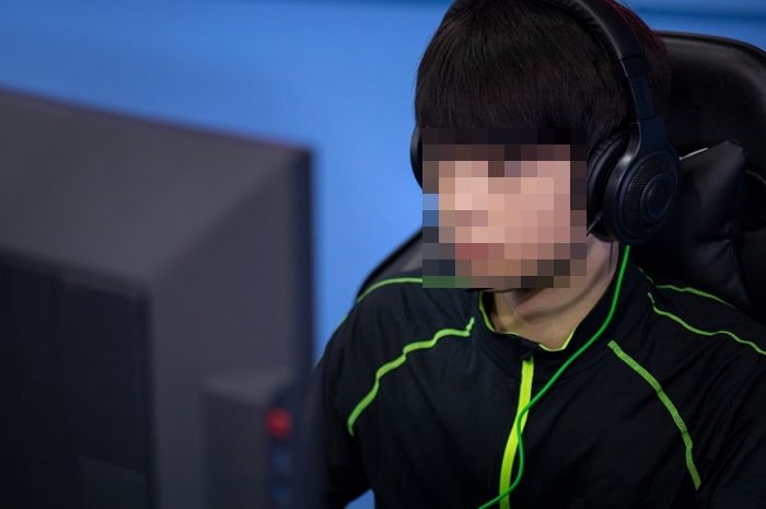 ‘롤’ 프로게이머 출신 유튜버 남친, 다른 여자와 잠자리 가졌다고 ‘폭로’한 여캠 스트리머