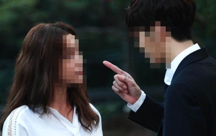 짝녀에게 ‘못생겼다’며 분수에 맞게 자신과 사귀자고 들이대는 20대 남성