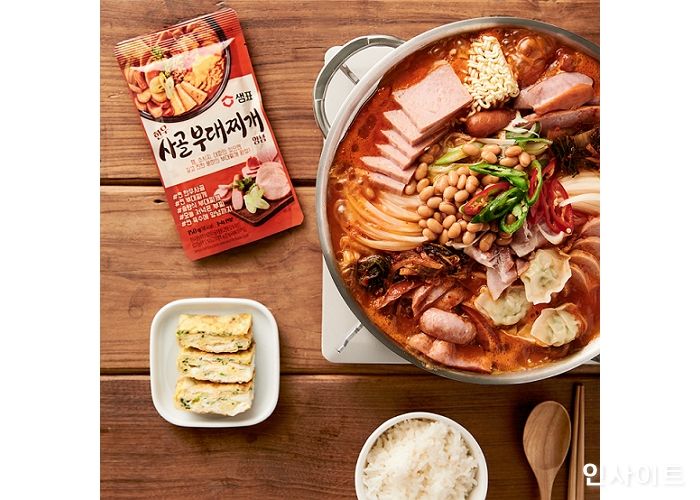 샘표, 한우사골육수로 깊고 진한 ‘한우 사골 부대찌개 양념’ 출시