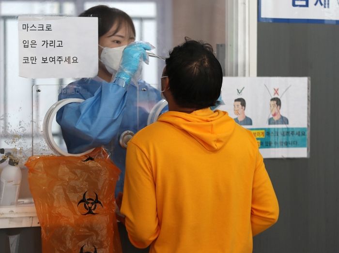 “3일 연속 2천명대”...어제(7일), 국내 코로나 확진자 2,176명 발생