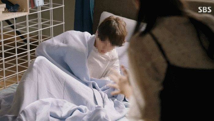 “시험공부 핑계로 외할머니 병문안 못 간다던 아들이 집에서 여친과 그 짓을 하고 있었습니다”