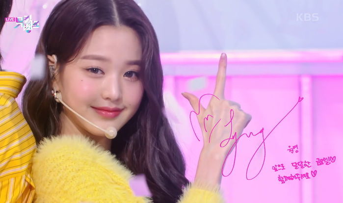 ‘뮤직뱅크’ MC된 장원영 축하해주려 중국팬들이 보낸 조공 클래스