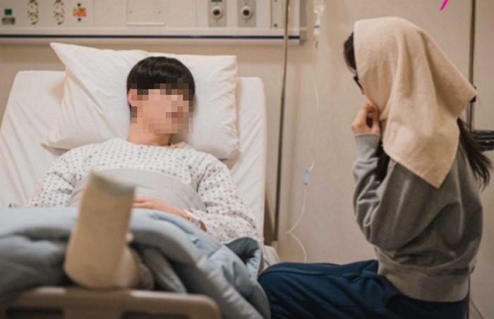백신 맞고 심장 아파 ‘응급실’ 실려 간 남친에게 ‘2차 접종’ 강요 하는 여자친구