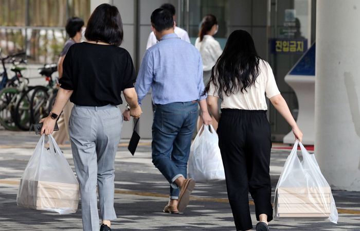 “배달비 아끼려고 매장 가서 직접 포장했는데 사장님이 ‘포장비’ 1000원 내래요”