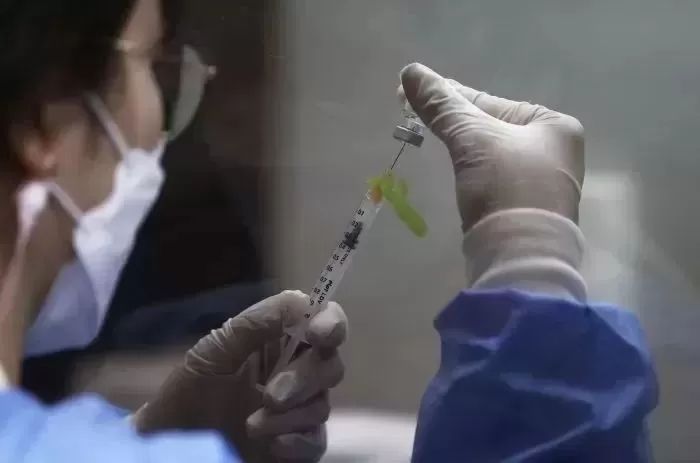 전문가들이 ‘얀센’ 맞은 2030청년들한테 ‘부스터샷’ 효과 가장 좋다며 ‘강추’한 백신의 정체