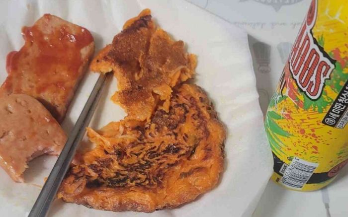 엄마 수술비로 진 빚 8천만원 다 갚은 뒤 처음 먹는 ‘술상’ 공개한 청년