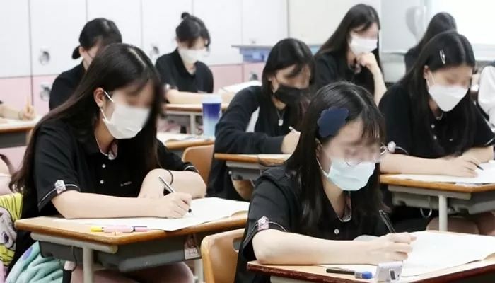 “SNS로 ‘단문’에 익숙해졌다”...‘국어’ 능력 대폭 줄어든 중·고교생들