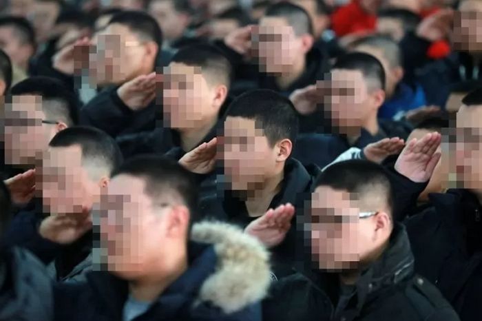 군대 가겠다고 현역 지원한 공익들 때문에 요즘 현역 군인들 ‘비상’(?) 걸린 이유
