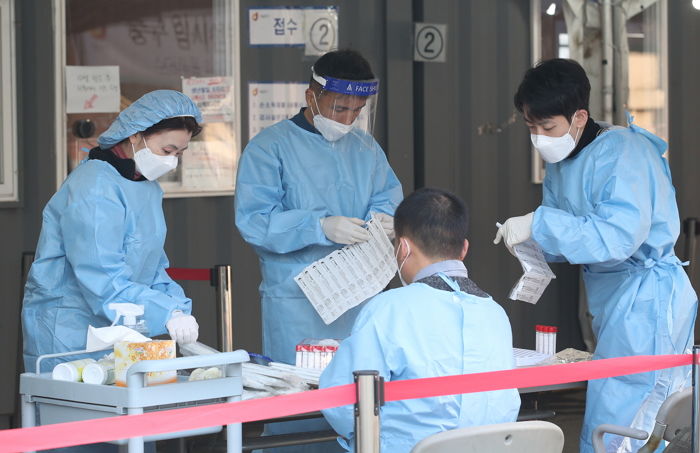어제(21일) 하루 국내 코로나 확진자 1,440명