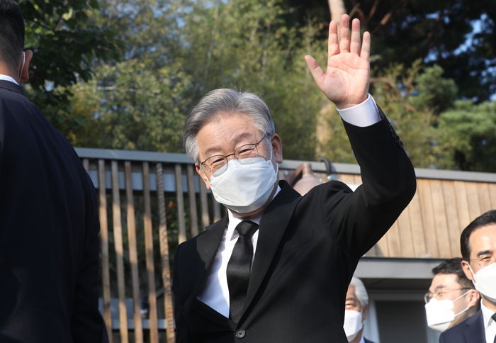 “이재명 지사님, 구치소 밥 맛있어요”...조폭 증거 새로 내놓은 박철민