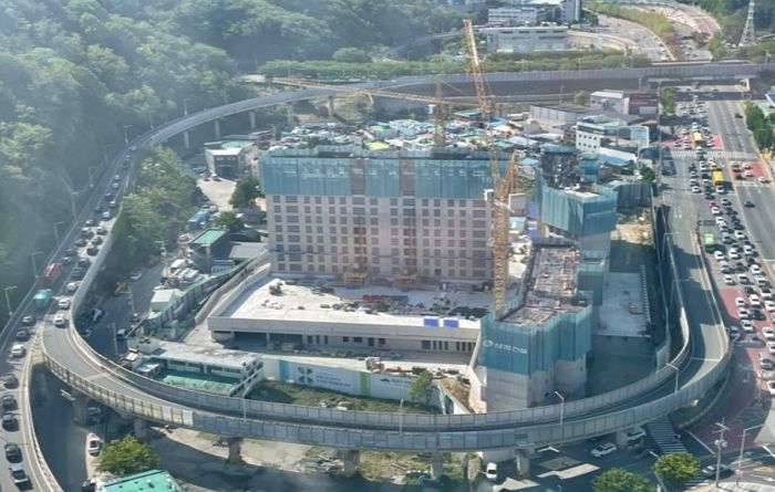 부산에 지어지는 고속도로·고가도로에 둘러싸인 아파트 실제 모습
