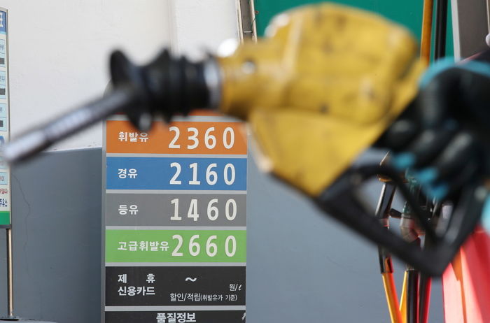 정부, 다음달 12일부터 ‘휘발유·경유·LPG’ 등 유류세 20% 내린다