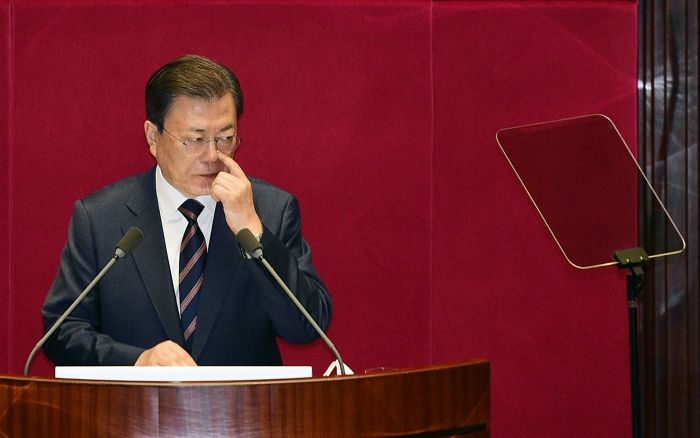 국민들에게 문재인 정부 ‘잘한 일’ 뭐냐고 물었더니 ‘없다’가 37.4%로 1위