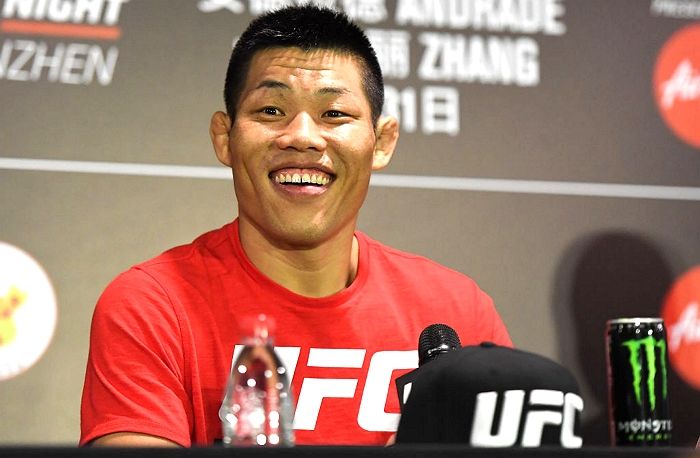 김동현 도발했던 ‘중국 파이터’ UFC 경기서 한 대도 못때리고 실신패