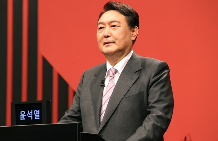“아내와 다시 결혼 vs 대통령 되기” 질문에 윤석열이 내놓은 답변
