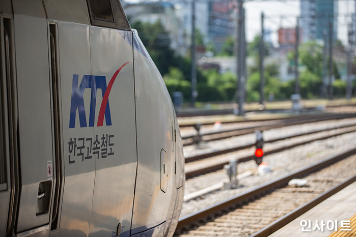 “위드코로나에 놀러오세요”...부산행 KTX·비행기 티켓 ‘반값 할인’