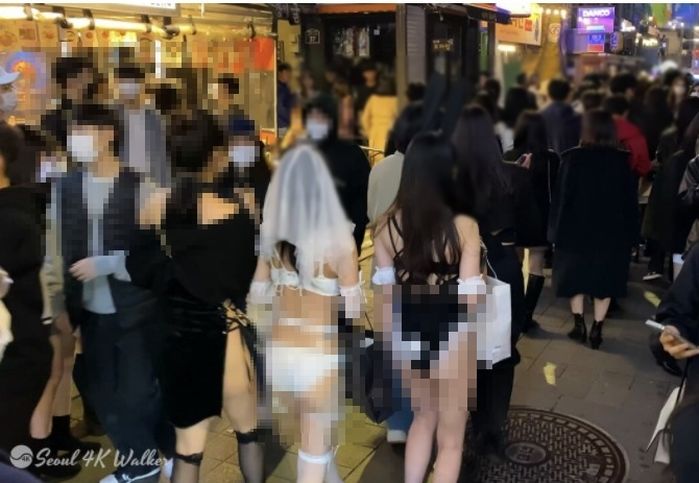 속옷만 입고 이태원 한복판에 나타난 여성들...할로윈 길거리 의상 수위 (영상)