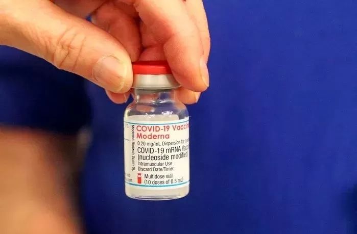 “모더나 맞은 남편 초록물 1.5L씩 토한다...제발 살려달라 울부짖어”