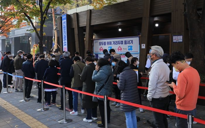 어제(3일) 하루 국내 코로나19 확진자 2천 482명 발생