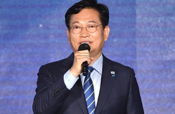 송영길 “이명박·박근혜가 거덜낼뻔한 나라 文정부가 살렸다”