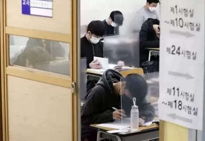 수험생들 수능 앞두고 있으니 공사하지 말라는 아파트 주민 “이해된다 VS 이기적이다”