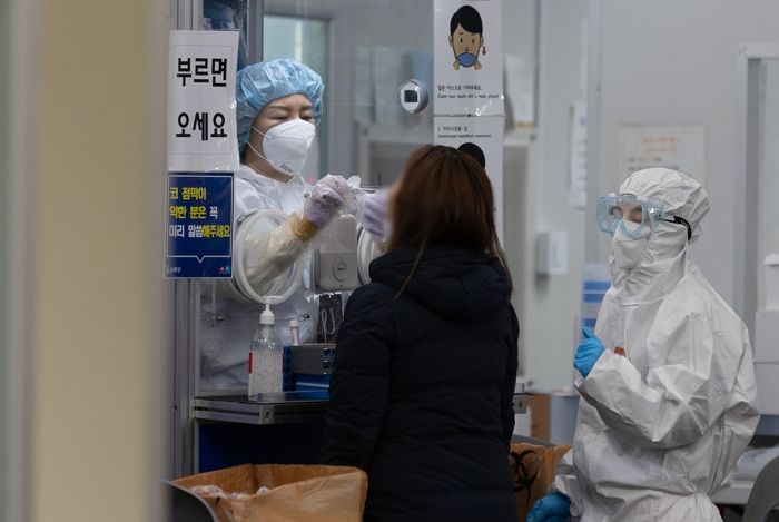 어제(4일) 하루 국내 코로나19 확진자 2천 344명 발생