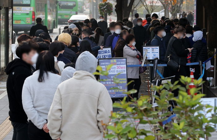 위드 코로나 시행 ‘첫’ 주말이었던 어제(6일), 신규 확진자 2,224명