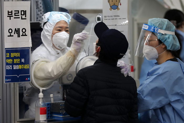 “이틀 연속 1천명대”...어제(8일) 국내 코로나 신규 확진자 1,715명