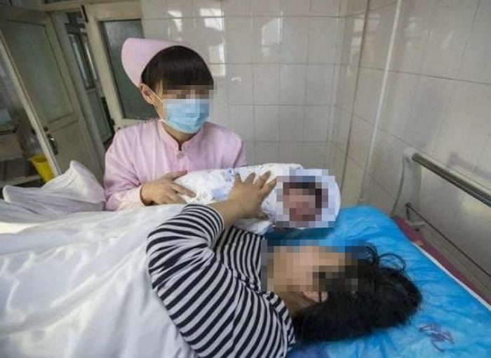 친구가 낳은 딸이 자기랑 너무 닮자 ‘유전자 검사’ 해본 여성이 받은 충격적인 결과