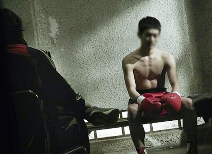 킥복싱 스파링 제안한 ‘멸치’ 고1 남학생 우습게 보고 덤빈 몸짱 ‘헬스남’의 최후