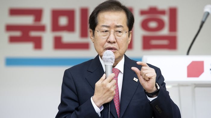 “정권 교체 위해 윤석열 밀어줘야 하냐”...청년 질문에 홍준표가 보인 반응