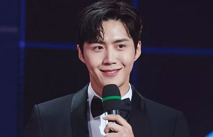 김선호, ‘2021 AAA 시상식’ 인기상 2관왕 확정...“시상식 참석 하나”